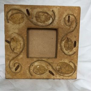 Small square frame with leaf and rope design